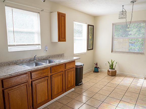 4th image of 3422 Orlando Dr #3