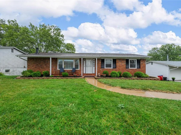 9529 Fantasy Ln, Saint Louis, MO 63126