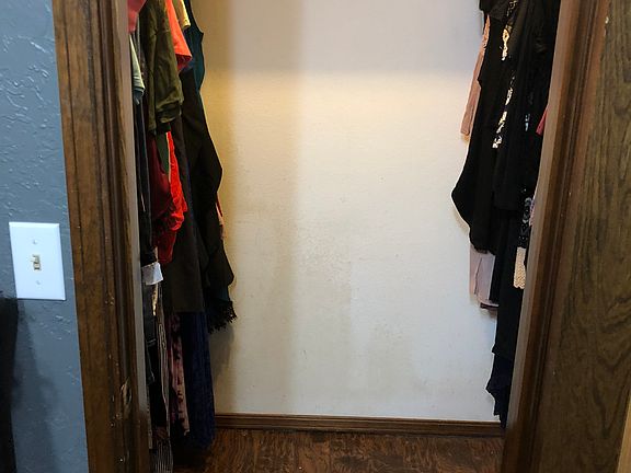 5th image of 1016 Cambridge Dr