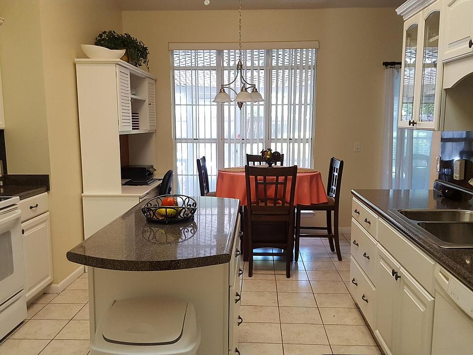 1st image of 1592 Parkwood Ct W