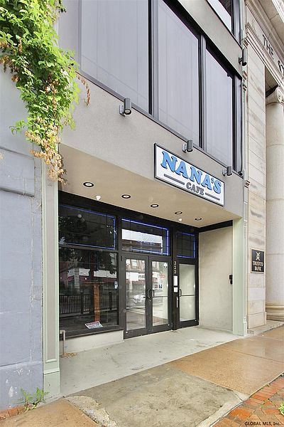 5th image of 322 STATE Street