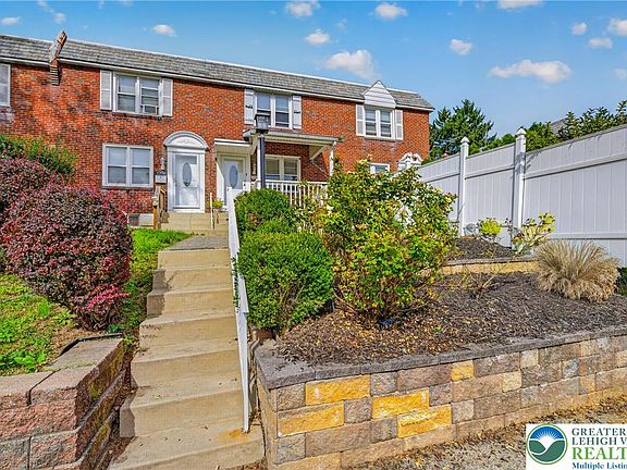 4th image of 2204 Baker Dr