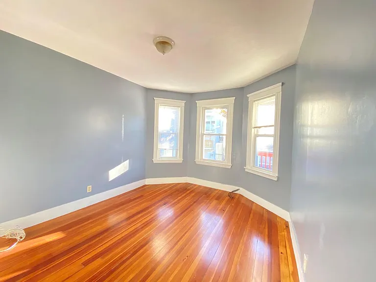 48 Woolson St — Photo 6
