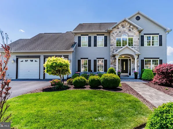 2101 Chatham Way, Harrisburg, PA 17110