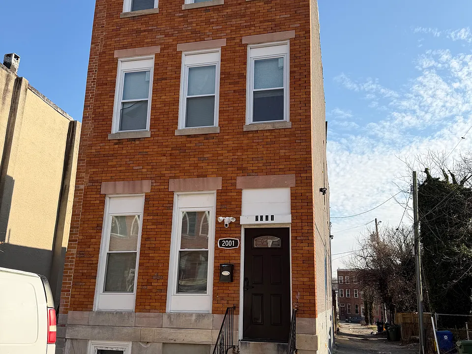2001 Boone St