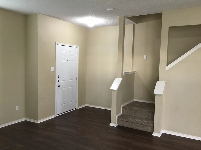 3361 Chapel Wood Ct — Photo 8