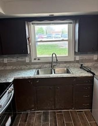 3rd image of 1211 Saratoga Ave