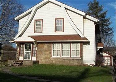 1st image of 233 Woodbine Ave SE