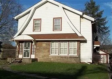 233 Woodbine Ave SE photo 1