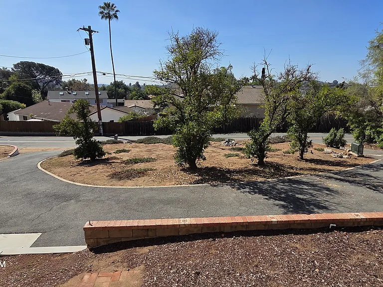 9260 Mesa Vista Ave — Photo 3