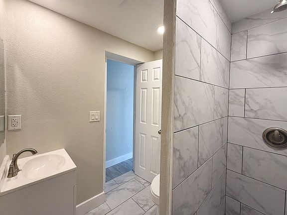 5th image of 1012 26th St E #B