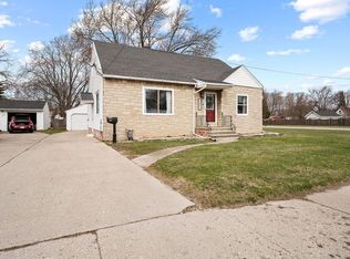 1221 N Irwin Ave, Green bay, WI 54302