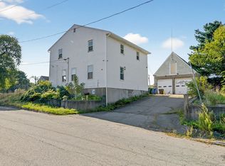 15 Star St, Fall River, MA 02724