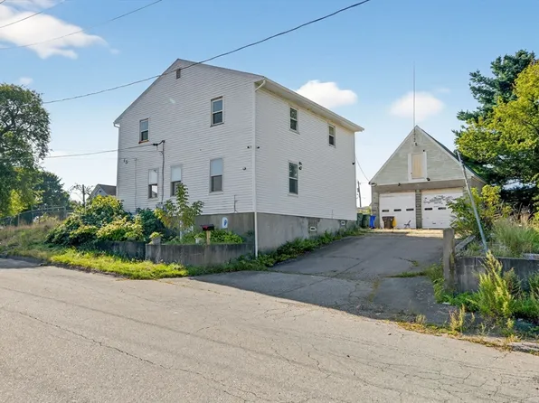 15 Star St, Fall River, MA 02724