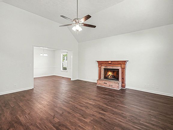 4th image of 413 Saint Francis Ave