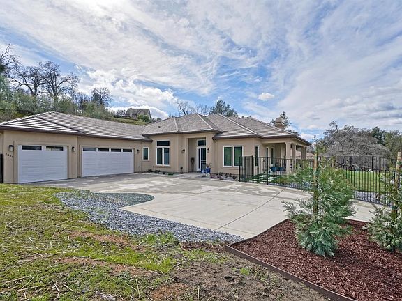 2nd image of 2326 Fieldstone Dr