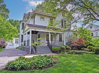 35 Walnut Ave, Wyoming, OH 45215