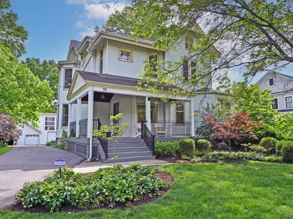 35 Walnut Ave, Wyoming, OH 45215