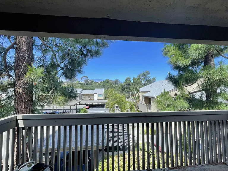 8571 Villa La Jolla Dr #L — Photo 3