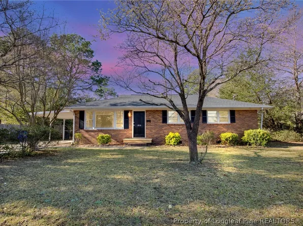 1910 Stockton Dr, Fayetteville, NC 28304