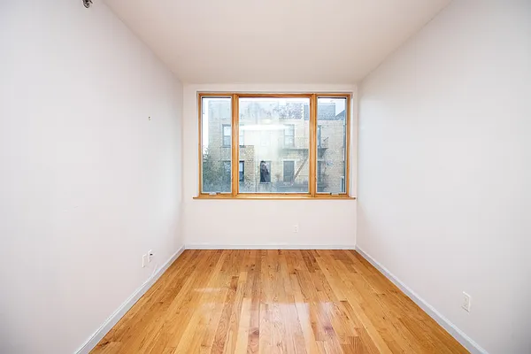 Rented by Oxford Property Group | media 9