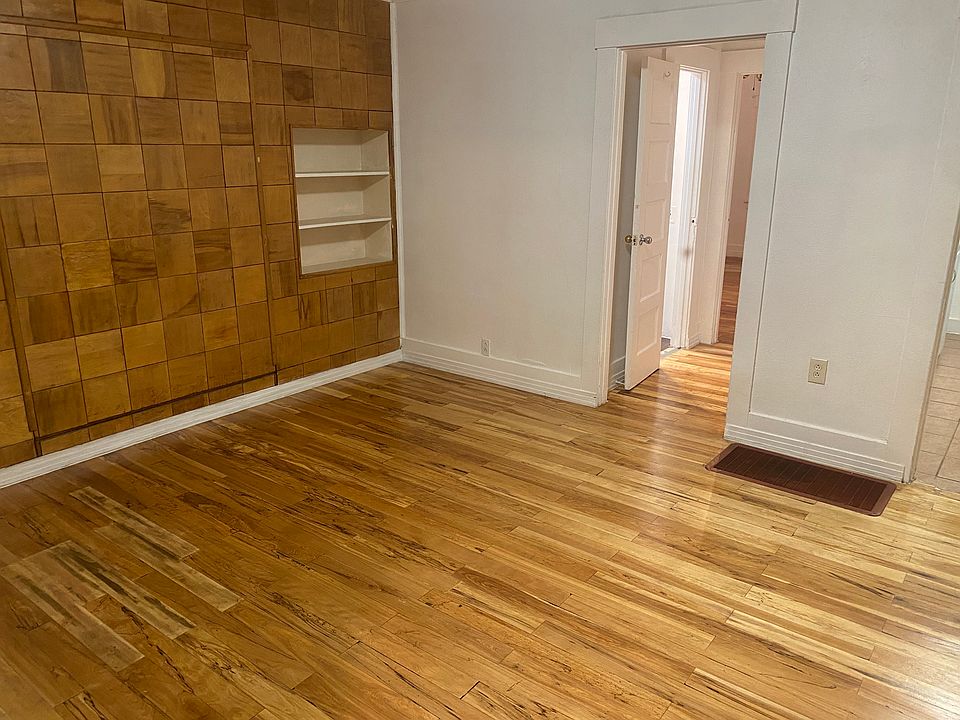 1st image of 8144 Commercial Pl #A