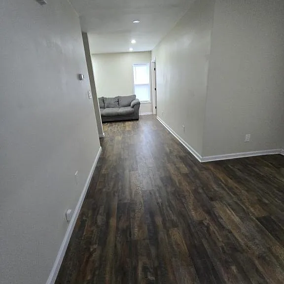 1852 Walker St — Photo 5