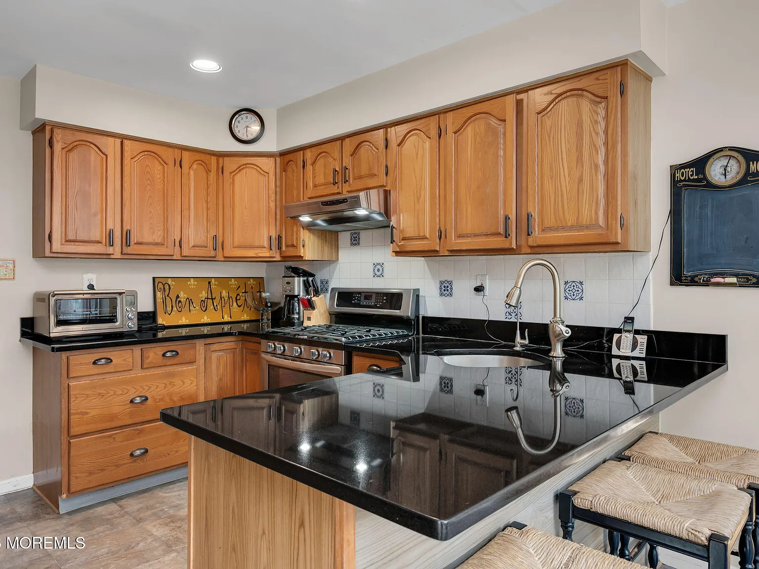 4 bed, 2.5 bath, 1932 sqft, $6,000 — Photo 4