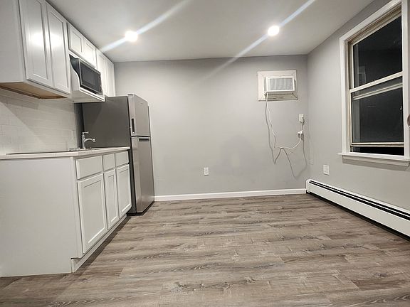 4th image of 145 Landing Rd APT 1