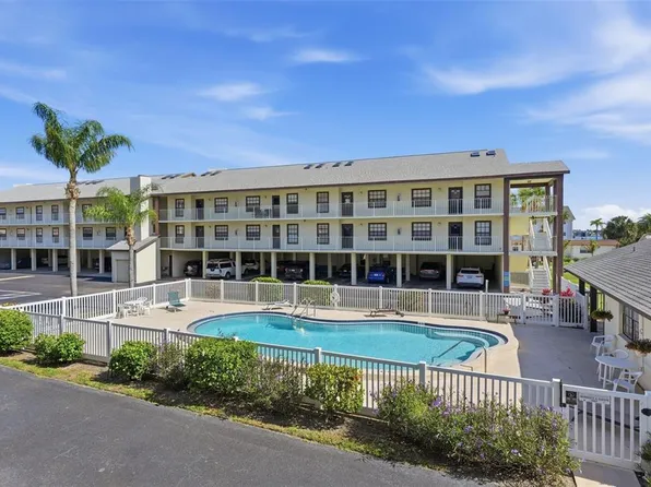 340 Causeway Blvd APT 107, Dunedin, FL 34698
