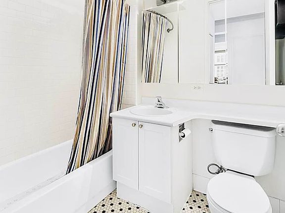 5th image of 88 Greenwich St APT 325