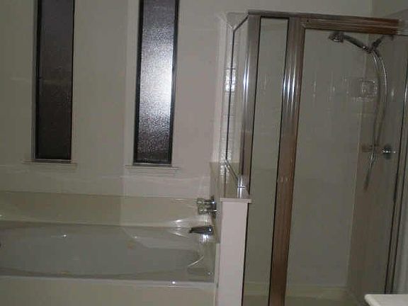 5th image of 821 Stetter Dr