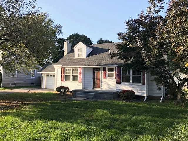 1st image of 7 Horseshoe Dr