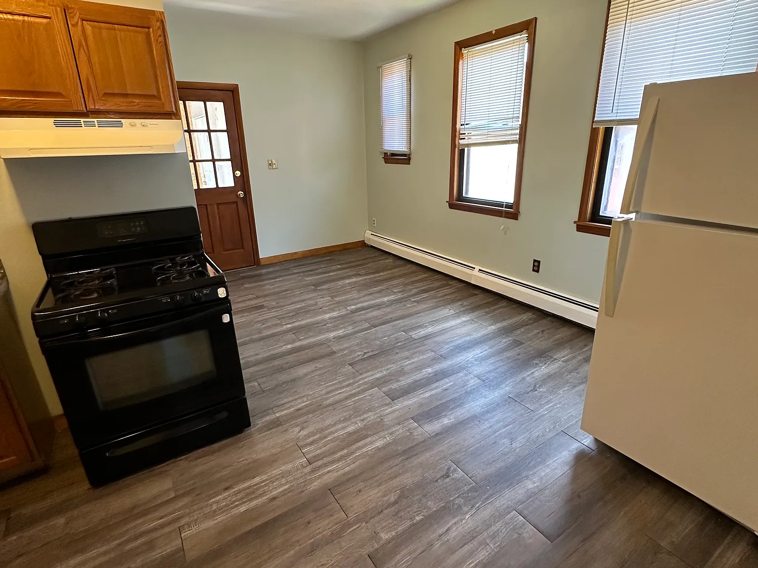 2 bed, 835 sqft, $1,249 — Photo 2