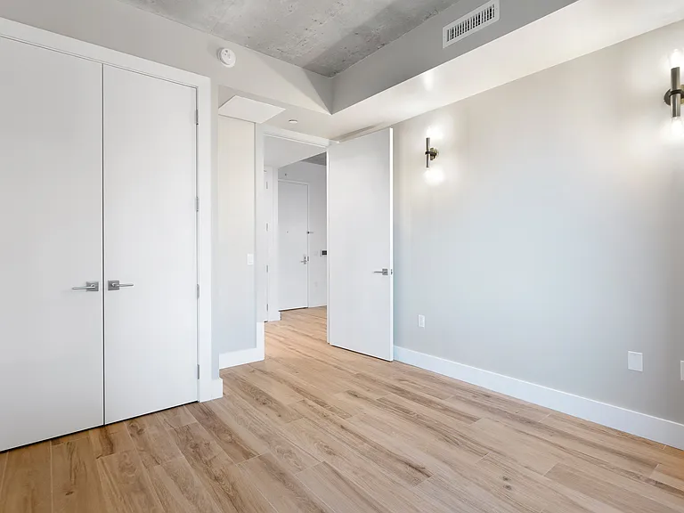 3707 Blackstone Ave #503 — Photo 9