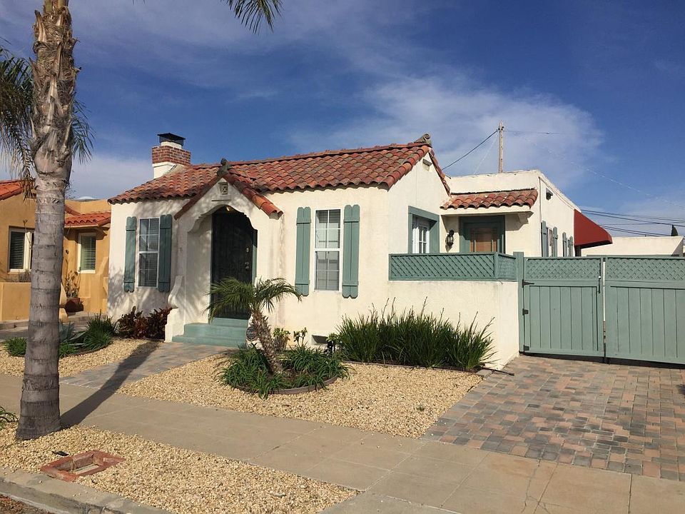 Low maintenance yard, fenced yard