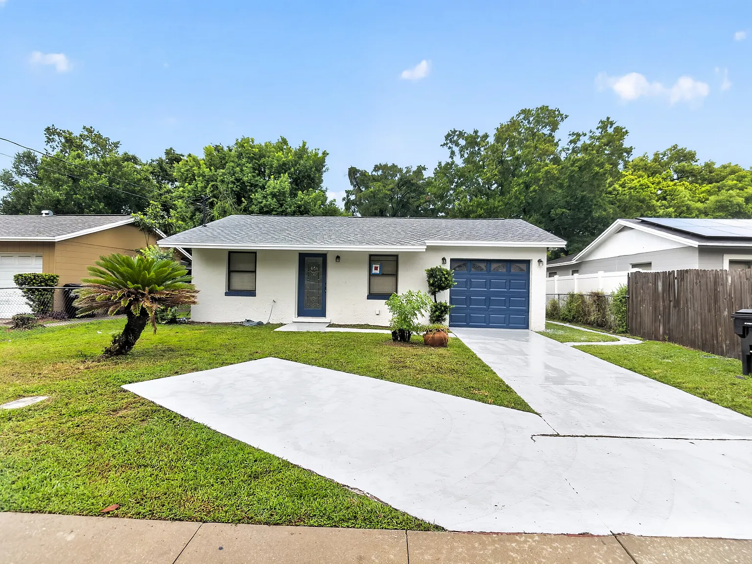 3 bed, 1050 sqft, $1,950 — Photo 1