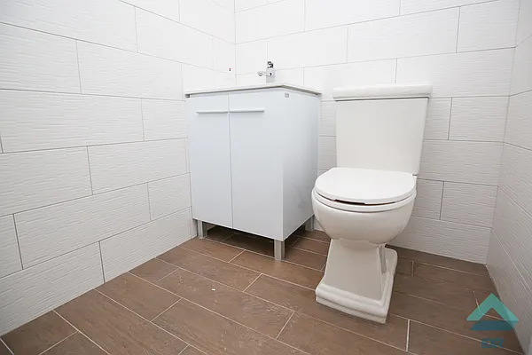 Rented by EXR | media 33