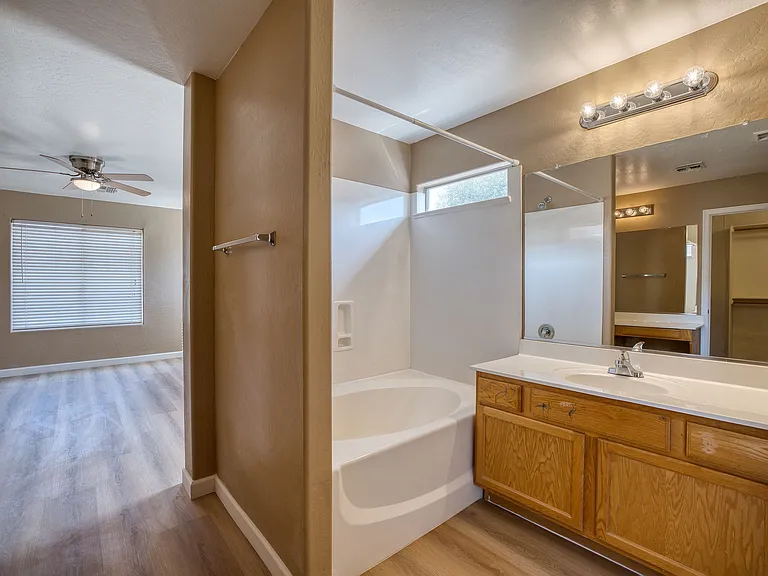 42394 W Oakland Dr — Photo 9