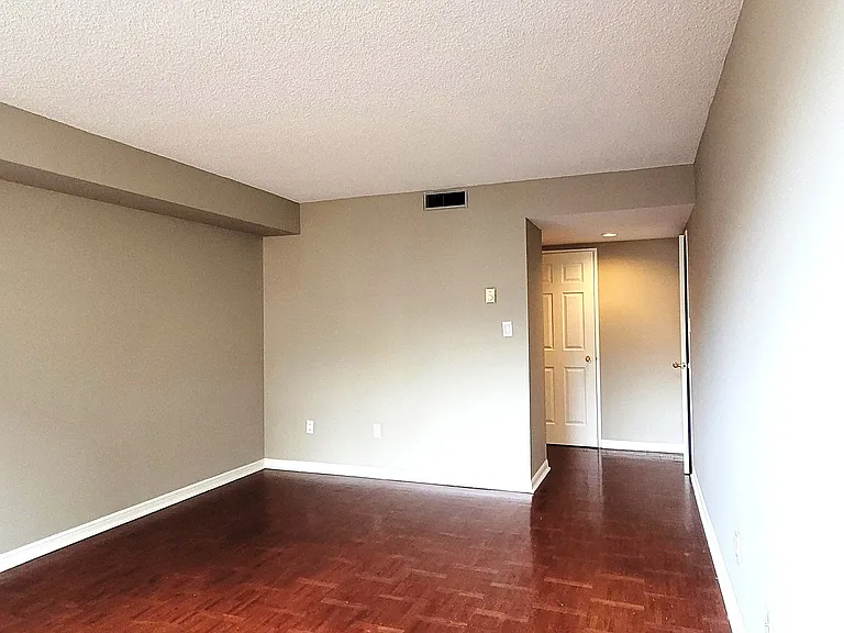 71 Charles St E #401 — Photo 10