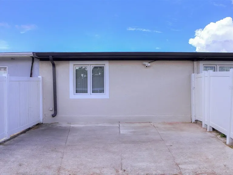 8541 Briar Grove Cir — Photo 3
