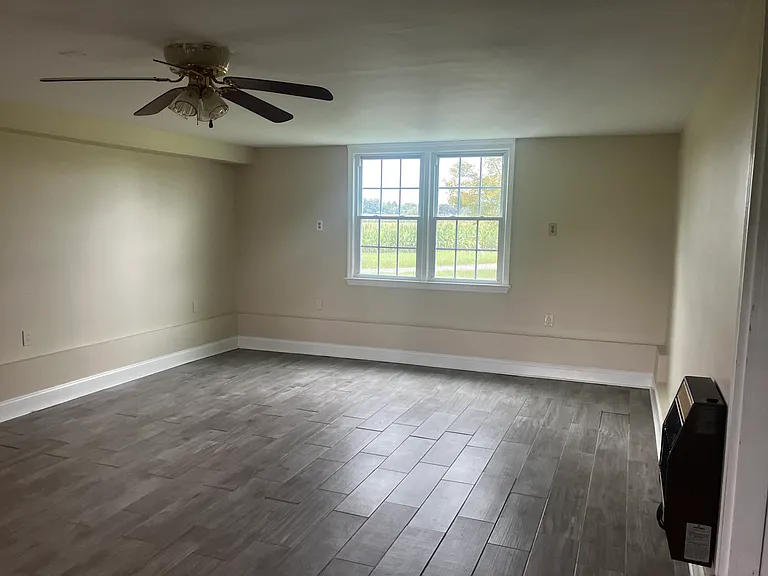 Green Meadows Ln — Photo 3