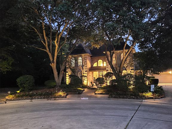 2nd image of 5934 Juniper Knoll Ln