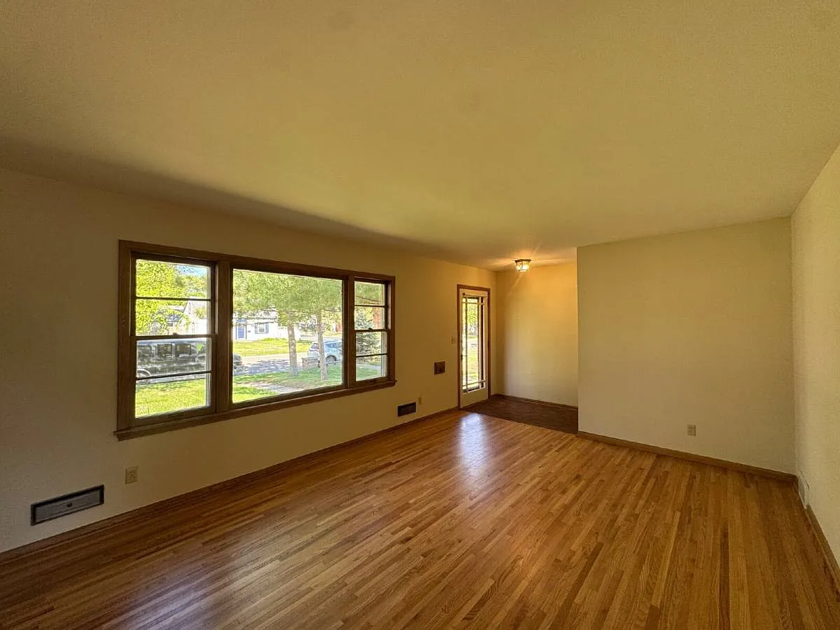 7305 3rd Ave S in Minneapolis, MN 55423 — Photo 4