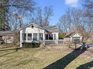 9280 Tanbay St, Commerce Township, MI 48382