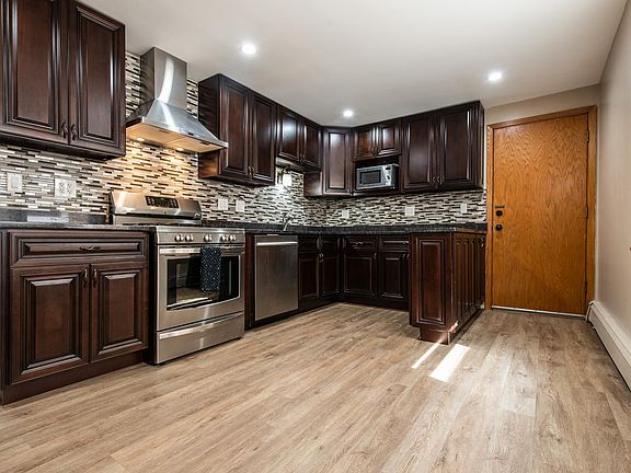 3rd image of 5207 N Reserve Ave Unit 2W