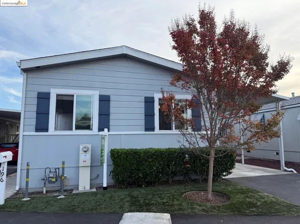 196 Pear Ln, Santa Rosa, CA 95407