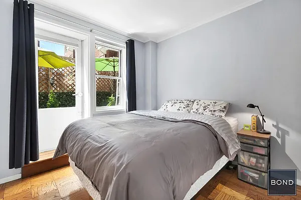 Sold by Bond New York | media 9