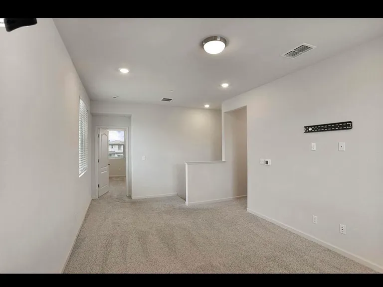 2260 Shoreline Dr — Photo 15