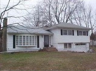 33 Old Rockingham Rd, Salem, NH 03079